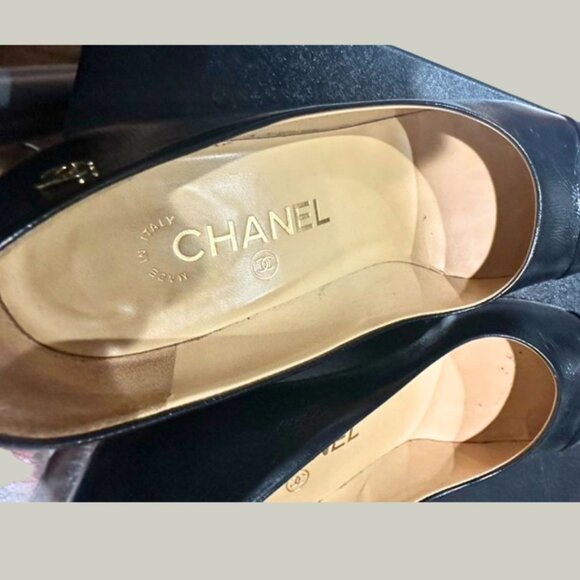 CHANEL Cap-Toe Black Leather Pumps - Picture 8 of 10